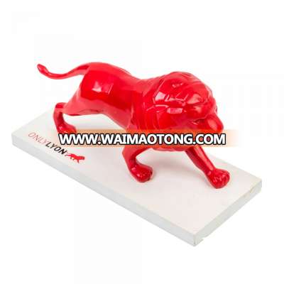 Customized design high geometric polyresin lion sculpture home decoration animal statues red resin lion