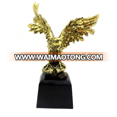 Customized Tall Perched Bald Eagle Decorative Gold Patina Resin Figurine Bird Sky